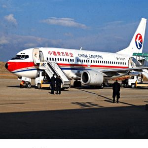 于田万方空运代理航空快运业稳步发展的原因是什么？